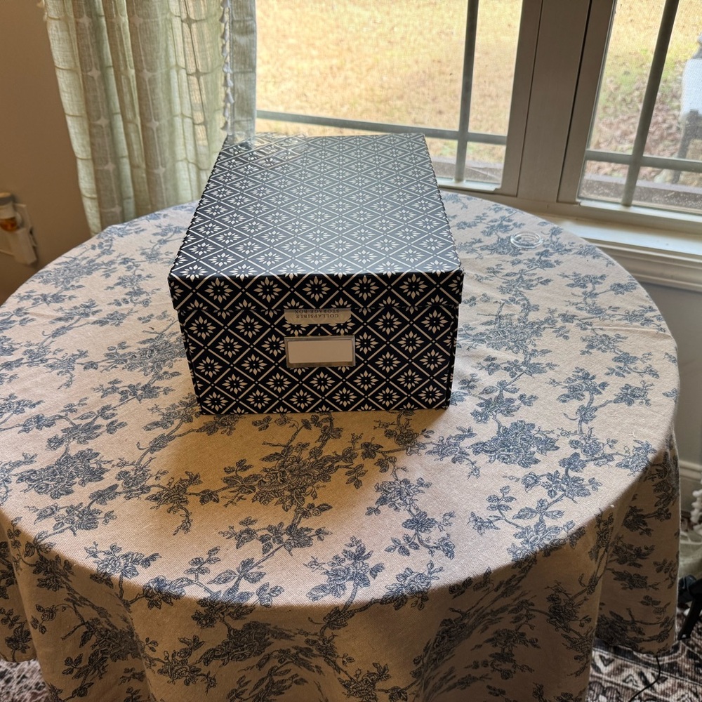 Elegant Black and White Geometric Storage Box